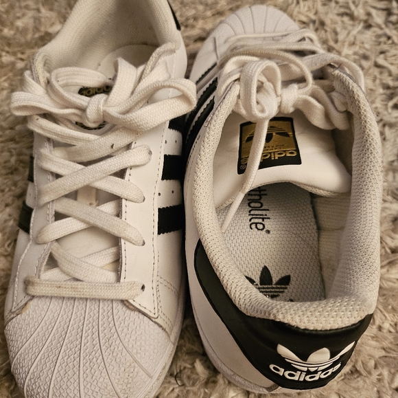 Adidas - Picture 4 of 5